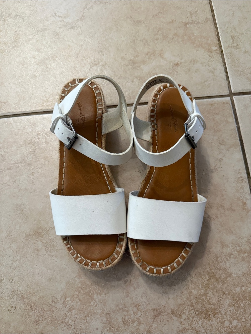 White Leather Universal Thread Sandals with Buckle Strap